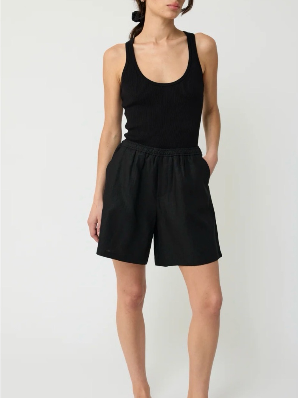 Almina Concept Linen Black Shorts